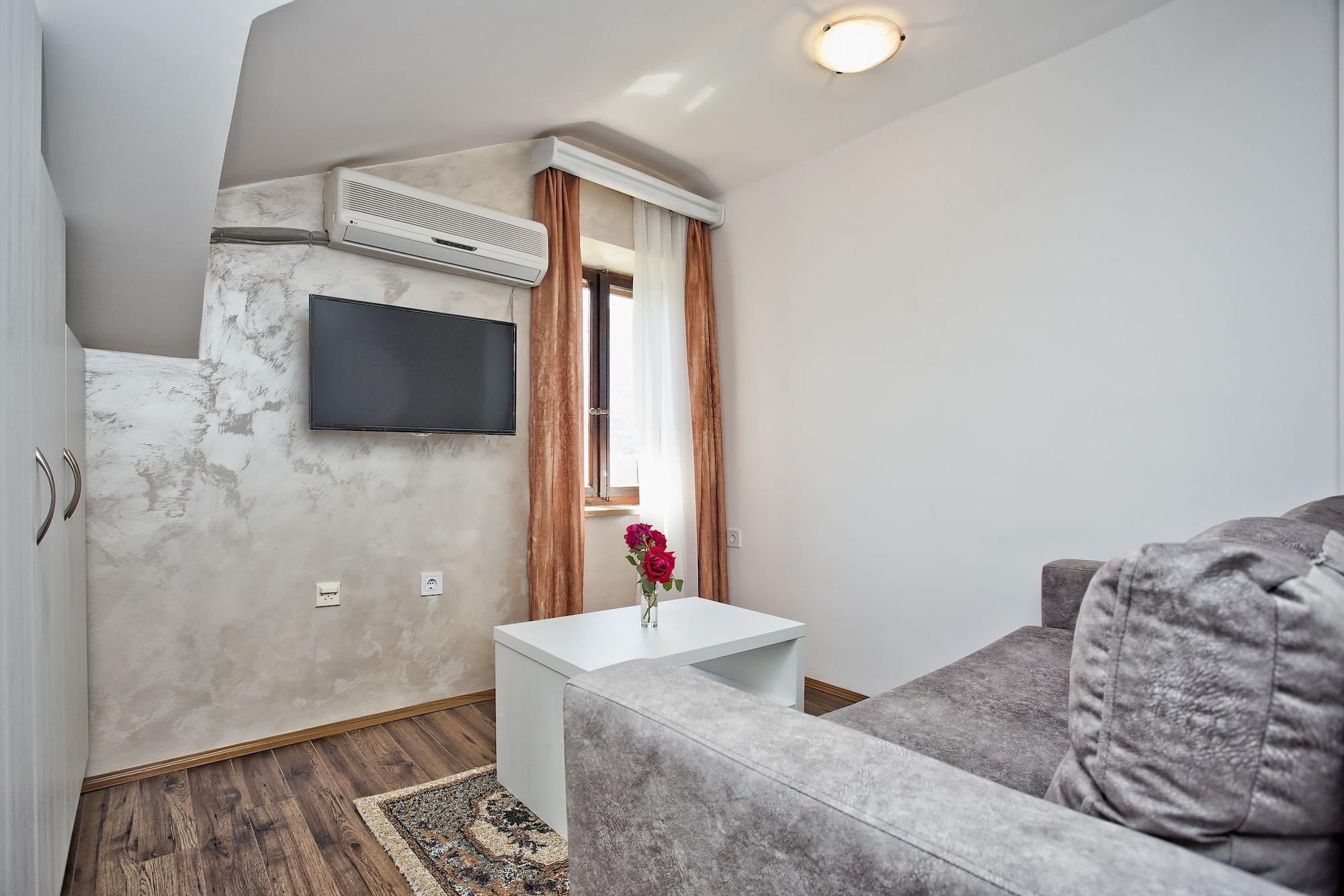 Apartments Admiral เปราสต์ ภายนอก รูปภาพ