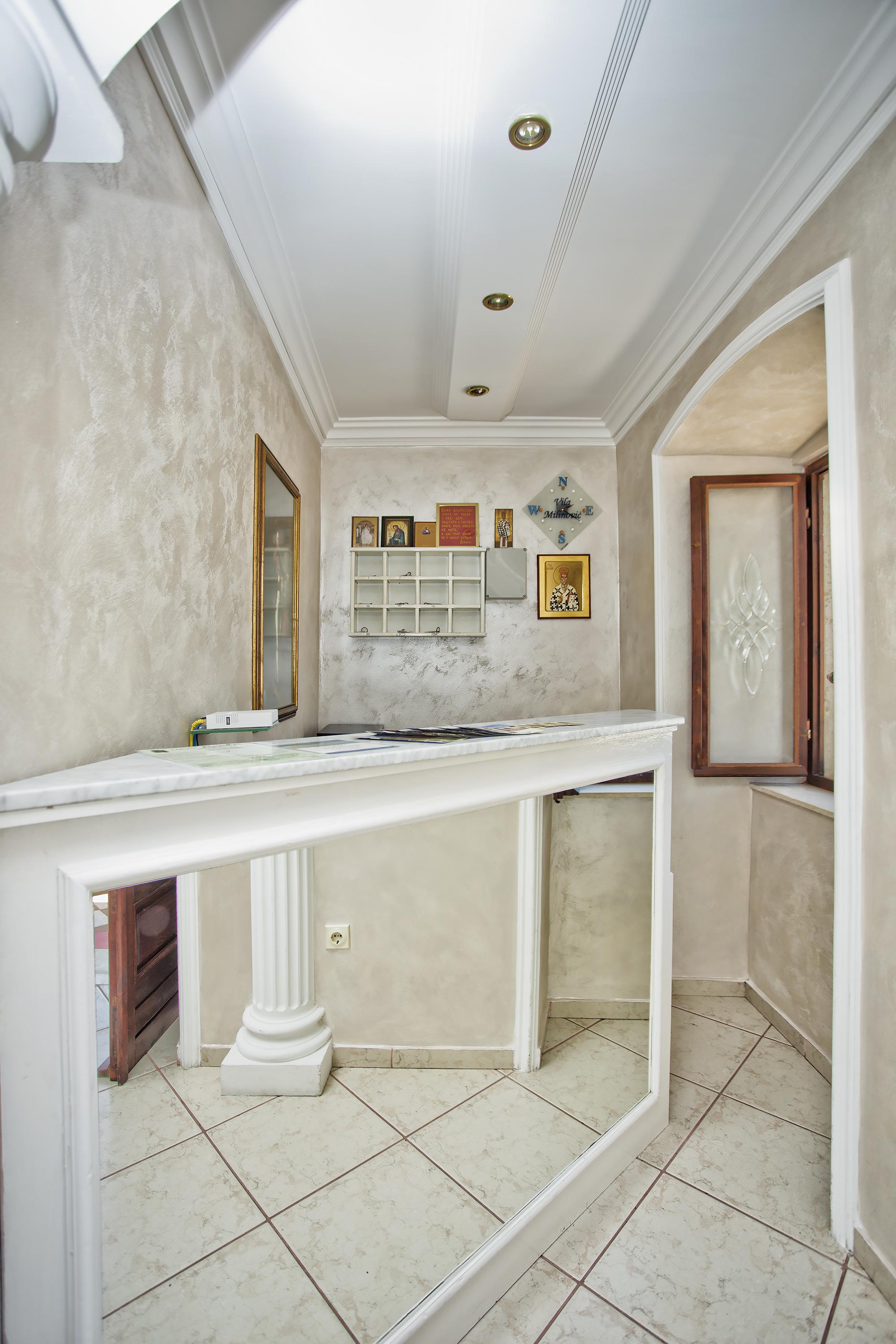 Apartments Admiral เปราสต์ ภายนอก รูปภาพ